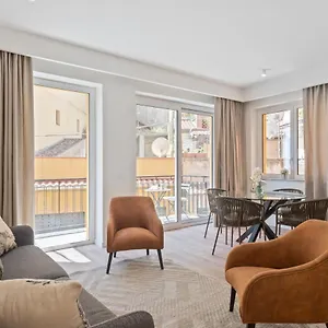  Apartment Mela's Holidays Near The Historic Center Italy