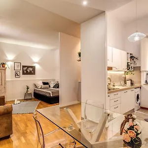  Apartment Ripetta Miracle Italy
